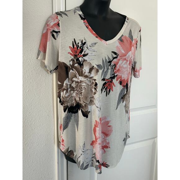 Multi-Color v neck Floral Print Blouse Size 2X Lightweight - Picture 3 of 6